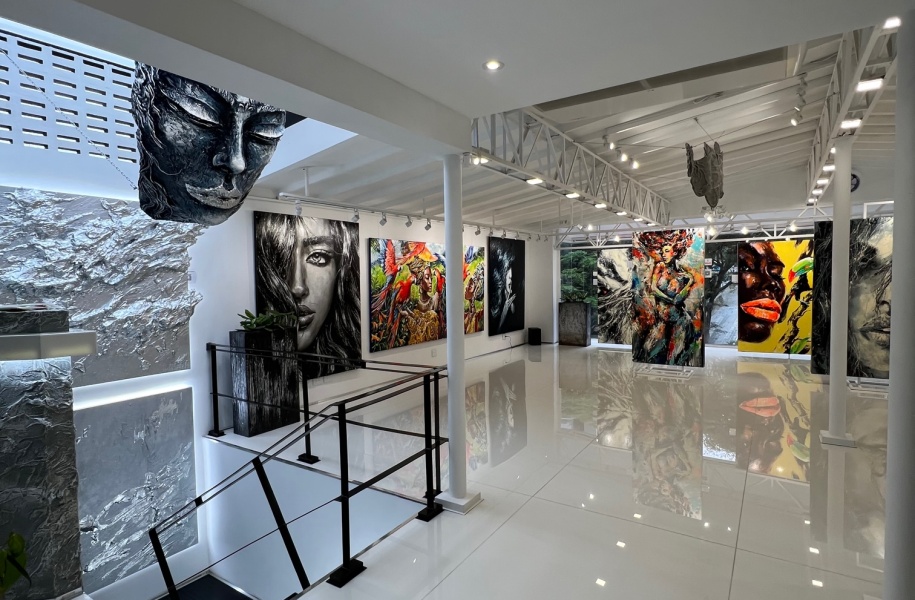 Mido Gallery image