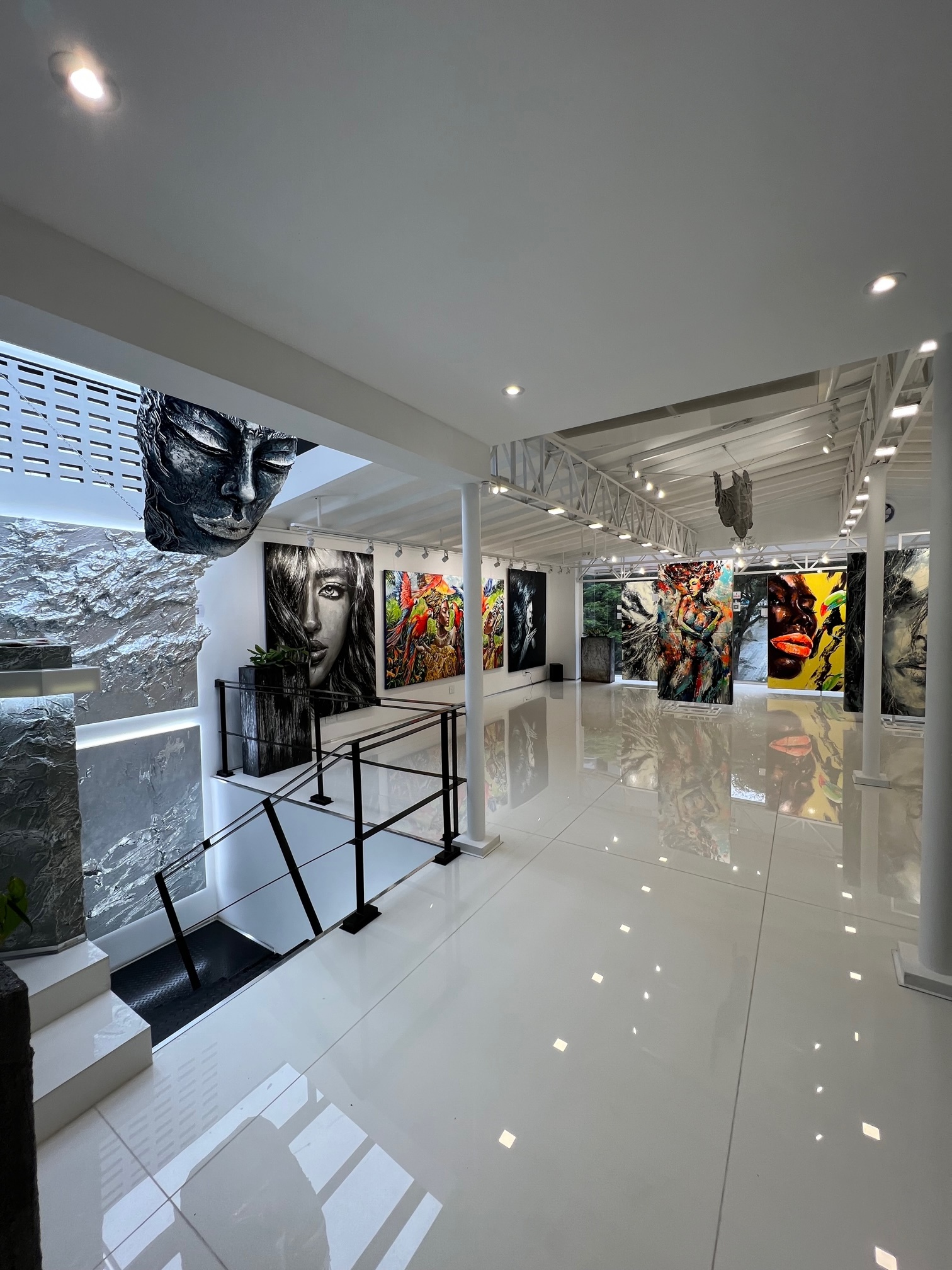 Mido Gallery image